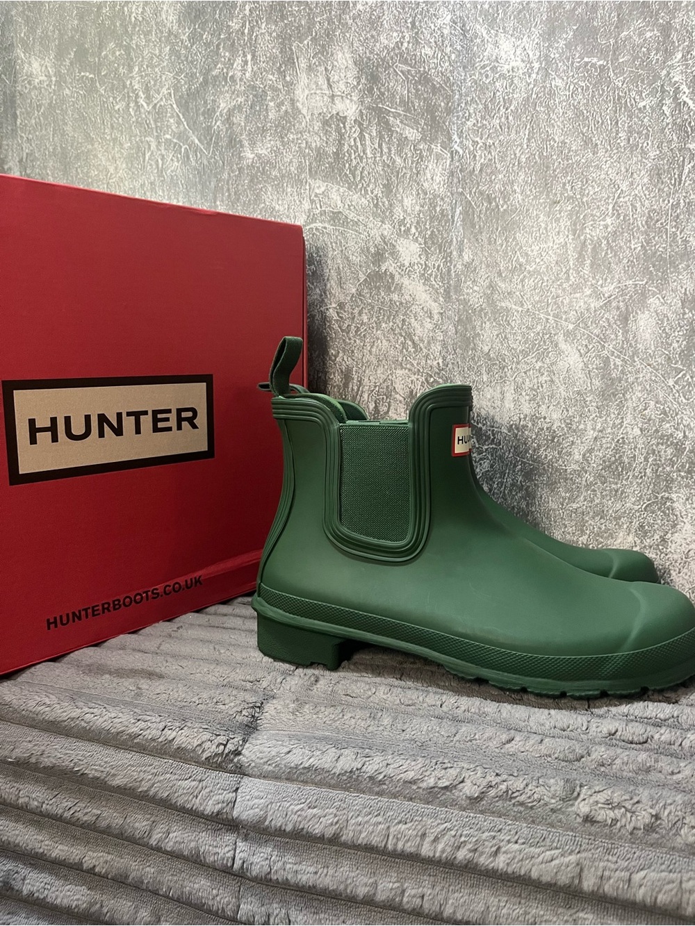 Hunter Chelsea Green Rubber Rain Boots NIB